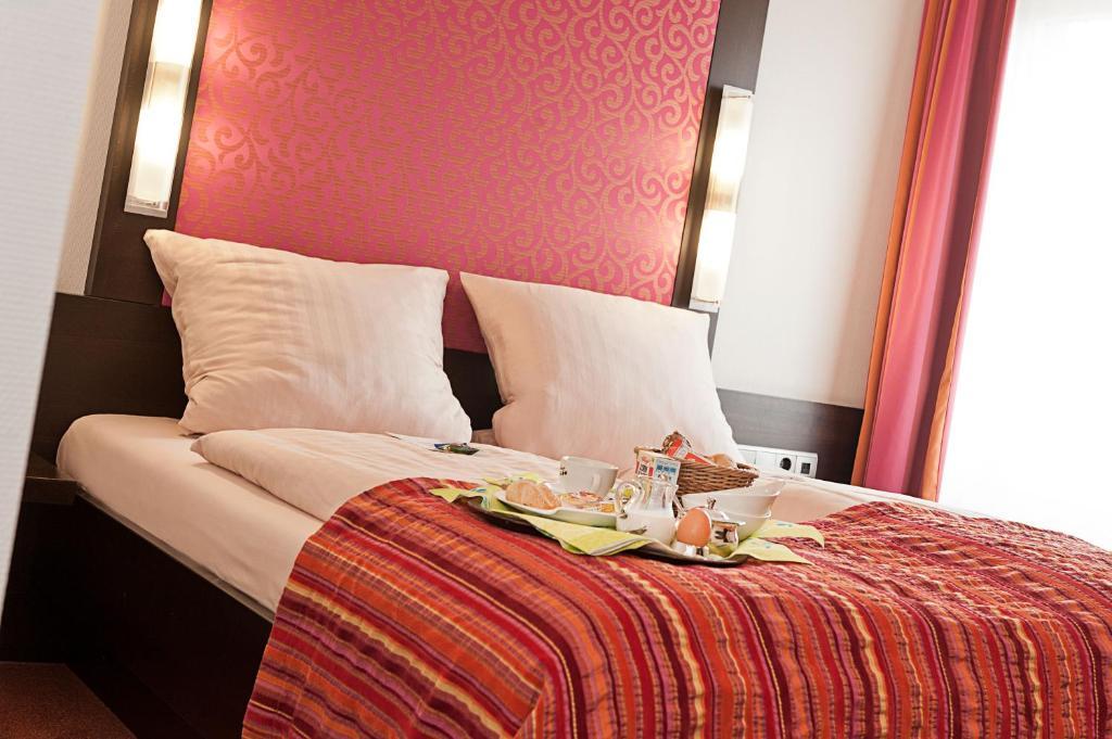 Hotel-Hofbraeu Am Stadtring Нордгорн Номер фото